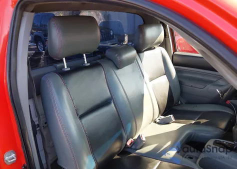 2008 Toyota Tacoma z USA, uszkodzony, nr VIN 5TENX22N38Z528424